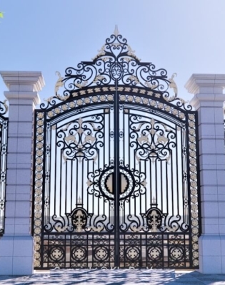 Lắp Đặt Cửa Sắt Biệt Thự